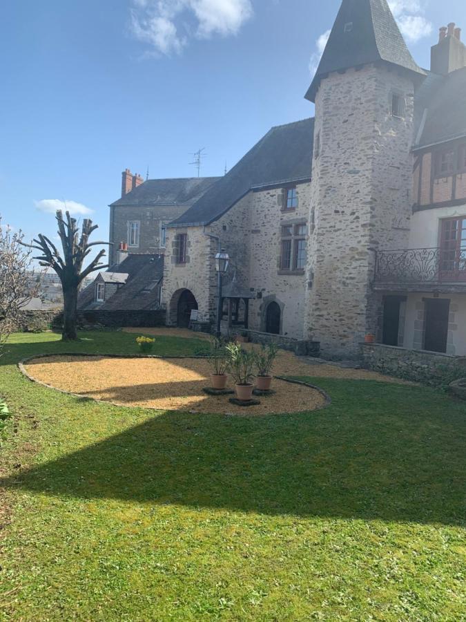 Le Logis Du Vassal Bed and Breakfast Λαβάλ Εξωτερικό φωτογραφία